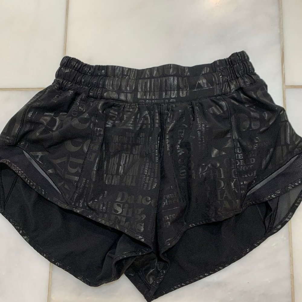 BLACK LULULEMON LIMITED EDITION HOTTYHOTS  BLACK REFLECTIVE